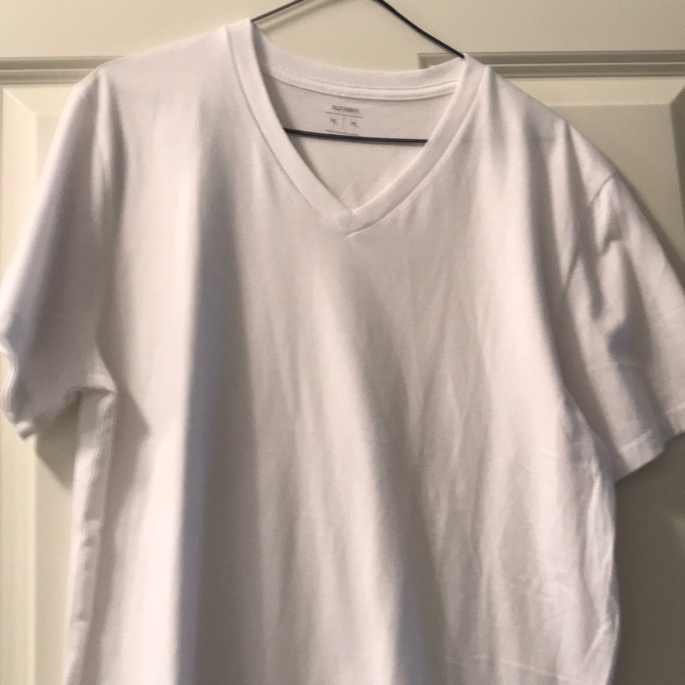 Old Navy. Never worn. V-neck T